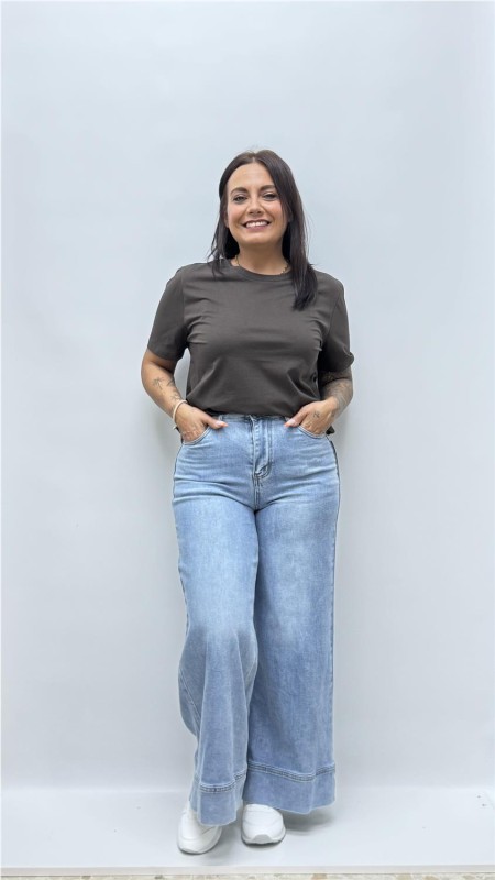 CAMISETA BASICA CUELLO REDONDO MARRON