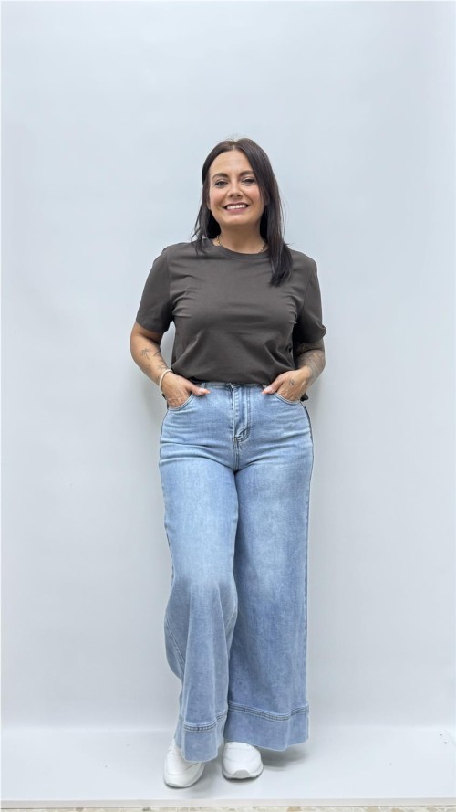 CAMISETA BASICA CUELLO REDONDO MARRON