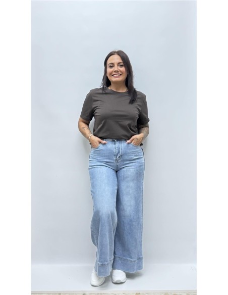 CAMISETA BASICA CUELLO REDONDO MARRON