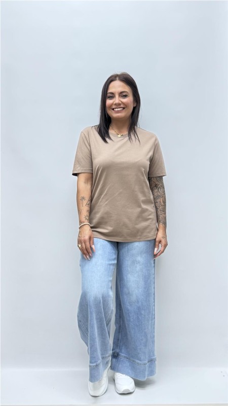 CAMISETA BASICA CUELLO REDONDO CAMEL 2