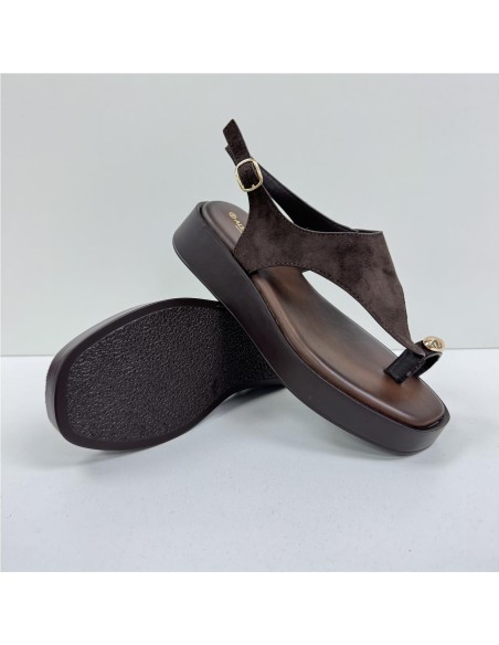 SANDALIA ADORNO DEDO MARRON