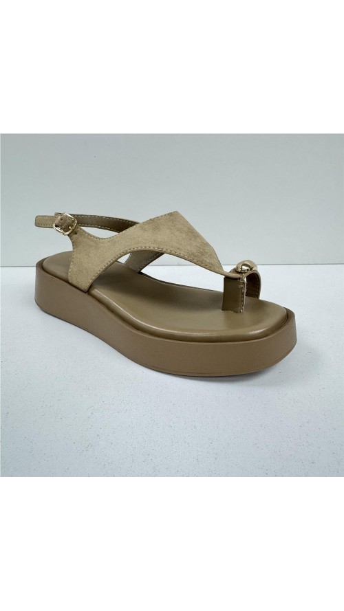 SANDALIA ADORNO DEDO TAUPE