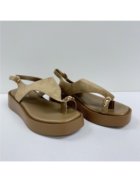 SANDALIA ADORNO DEDO TAUPE
