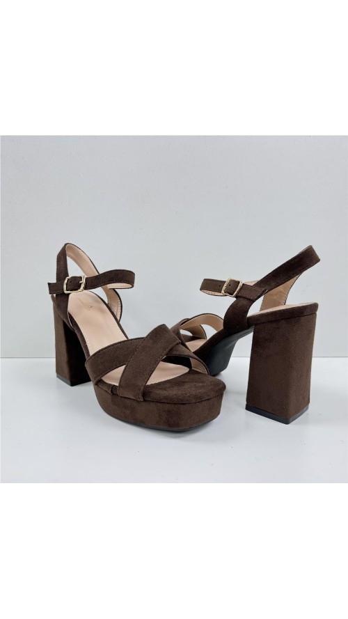SANDALIA TIRAS CRUZADA MARRON
