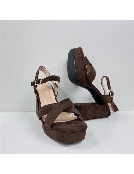SANDALIA TIRAS CRUZADA MARRON