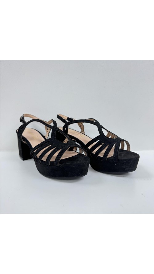 SANDALIA DE TACON NEGRO