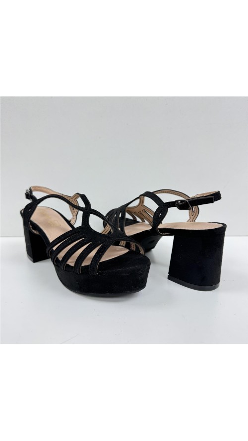 SANDALIA DE TACON NEGRO