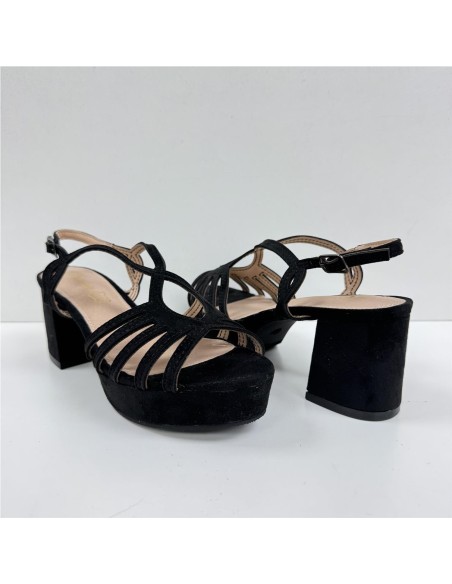 SANDALIA DE TACON NEGRO