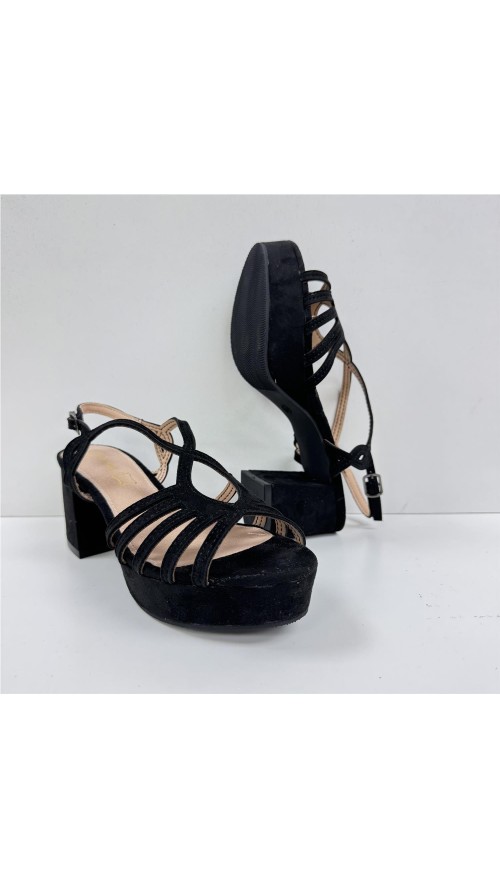 SANDALIA DE TACON NEGRO