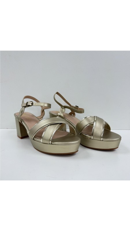 SANDALIA TACON FILO METALIZADO ORO 2