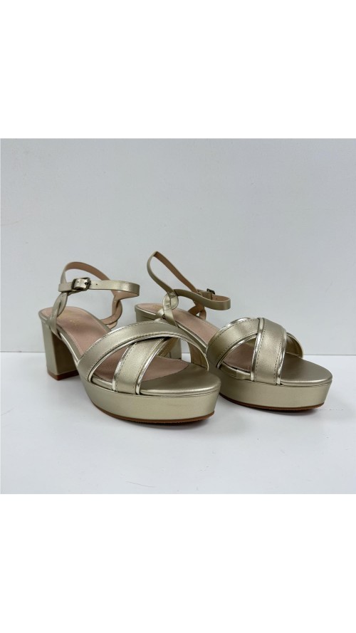 SANDALIA TACON FILO METALIZADO ORO