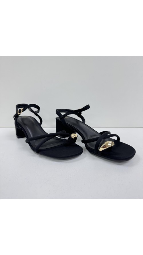 SANDALIA TIRAS NEGRO