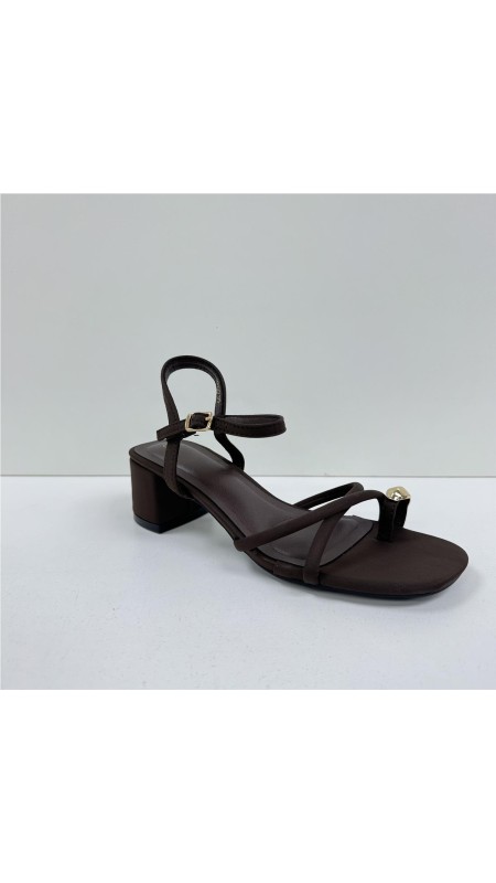 SANDALIA TIRAS MARRON