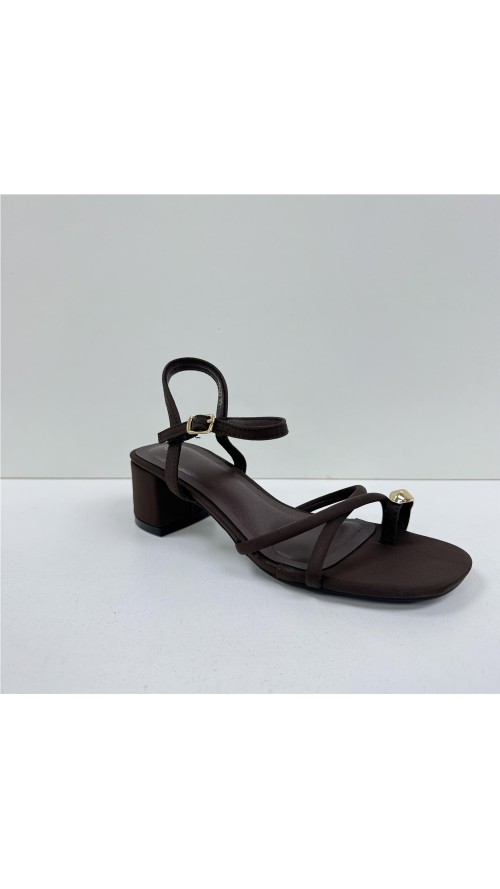 SANDALIA TIRAS MARRON