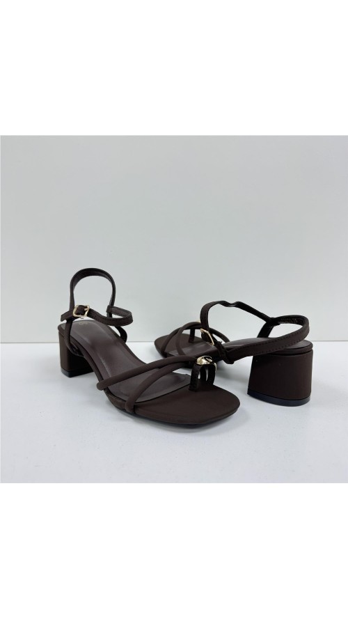 SANDALIA TIRAS MARRON