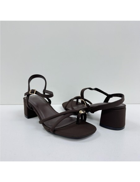 SANDALIA TIRAS MARRON