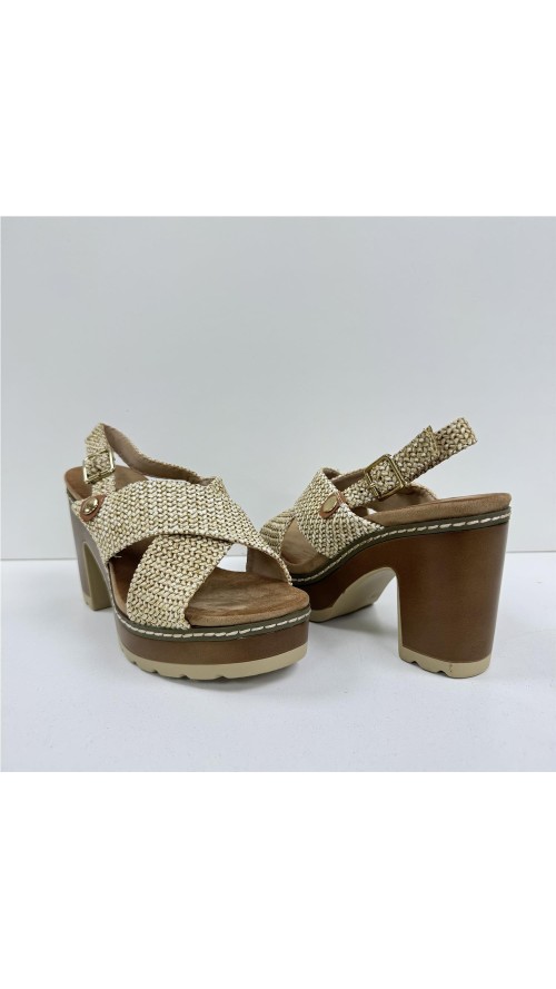 SANDALIA CRUZADA TACON MADERA BEIG
