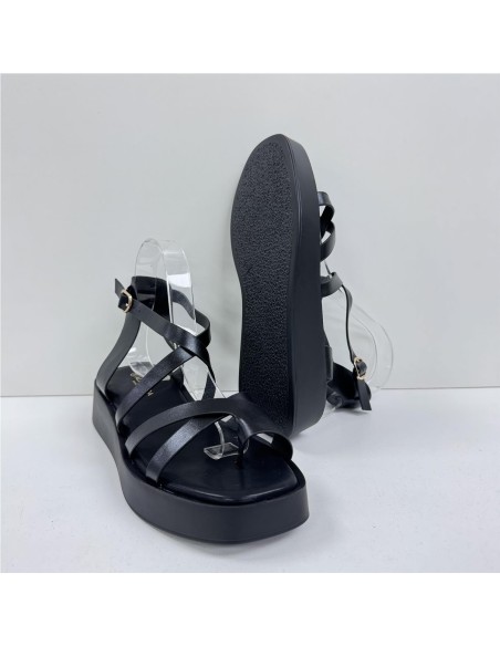 SANDALIA TIRAS HEBILLA LATERAL NEGRO