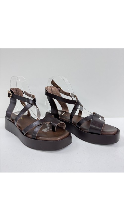 SANDALIA TIRAS HEBILLA LATERAL MARRON