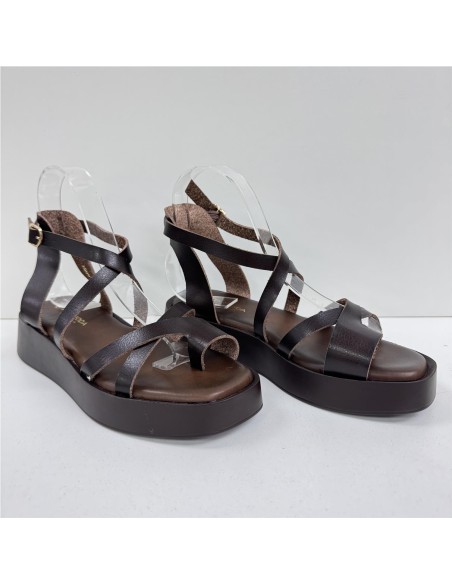 SANDALIA TIRAS HEBILLA LATERAL MARRON