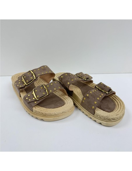 PLAYERA 2 HEBILLAS CON TACHAS MARRON