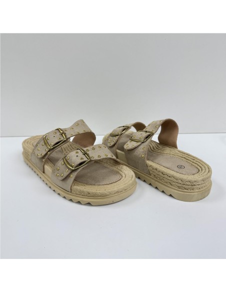 PLAYERA 2 HEBILLAS CON TACHAS TAUPE
