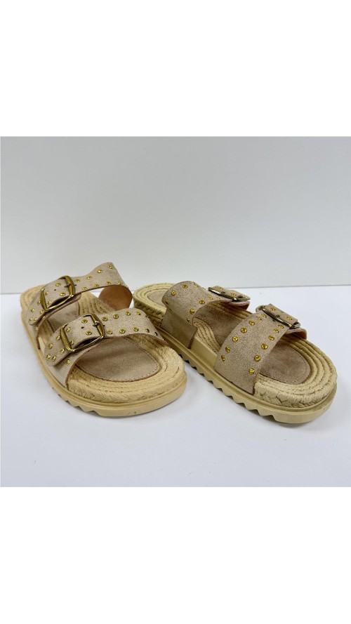 PLAYERA 2 HEBILLAS CON TACHAS TAUPE