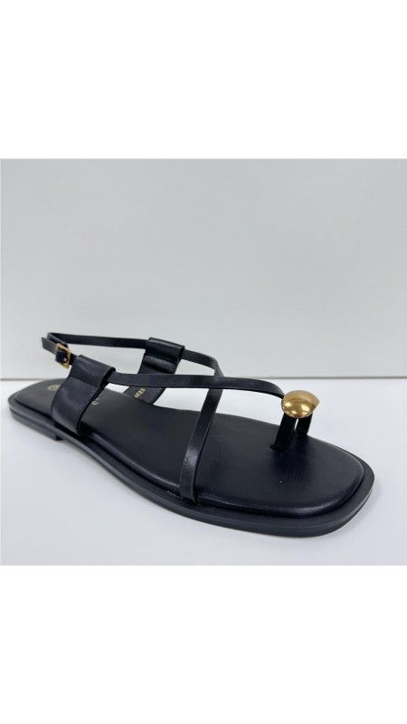 SANDALIA DEDO METAL NEGRO