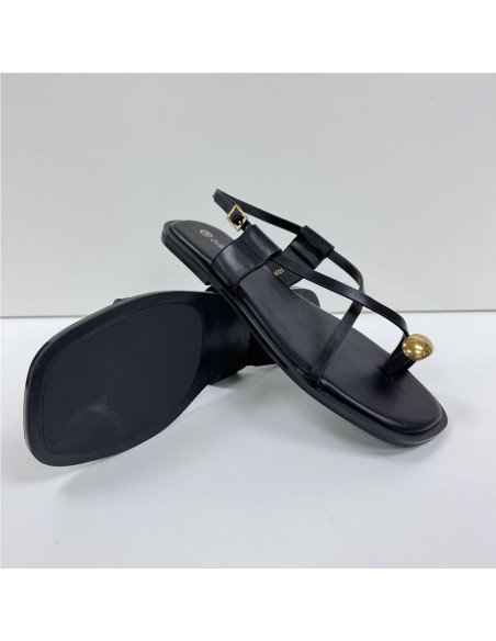 SANDALIA DEDO METAL NEGRO