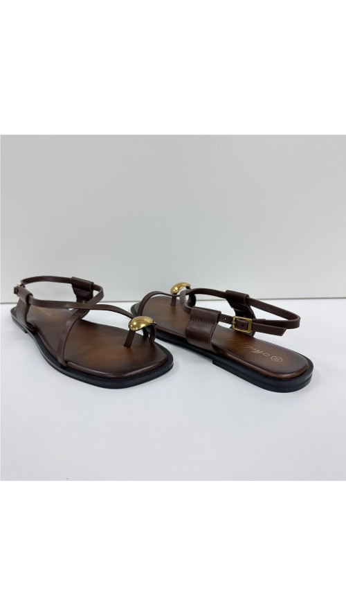 SANDALIA DEDO METAL MARRON