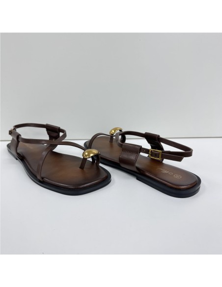 SANDALIA DEDO METAL MARRON