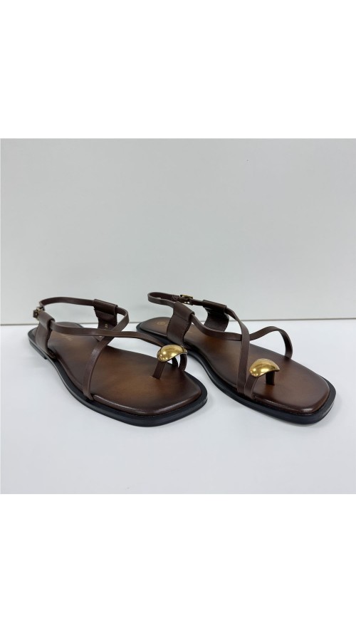 SANDALIA DEDO METAL MARRON