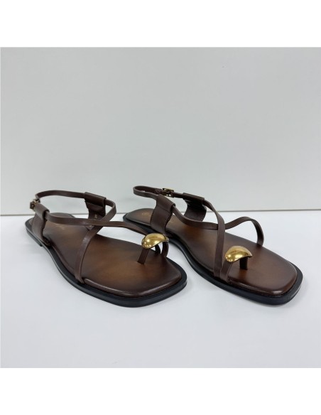 SANDALIA DEDO METAL MARRON