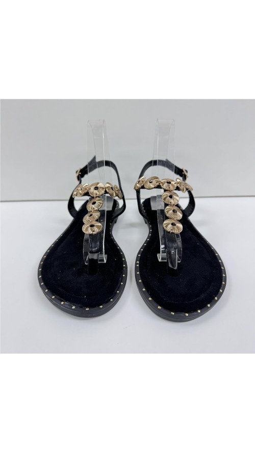 SANDALIA DEDO ADORNO METAL NEGRO