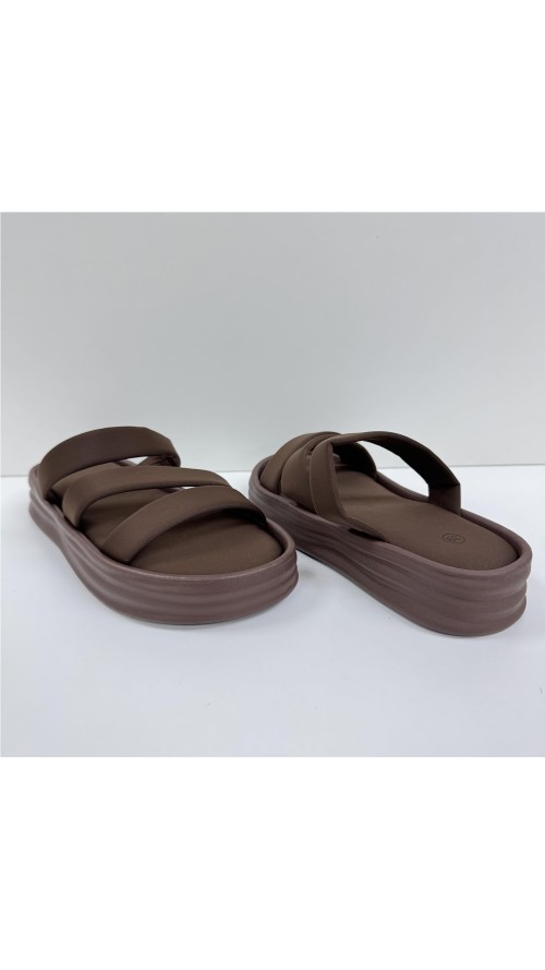 SANDALIA TIRAS PLANTA SUAVE MARRON