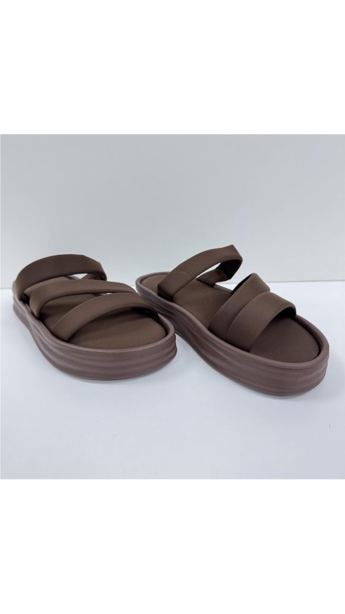 SANDALIA TIRAS PLANTA SUAVE MARRON