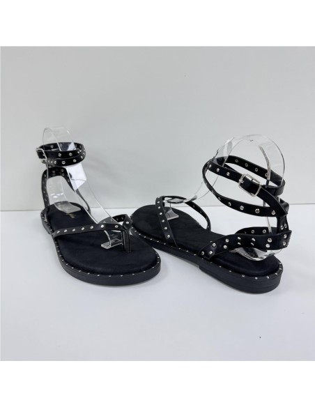 SANDALIA AMARRADA DE TACHAS NEGRO