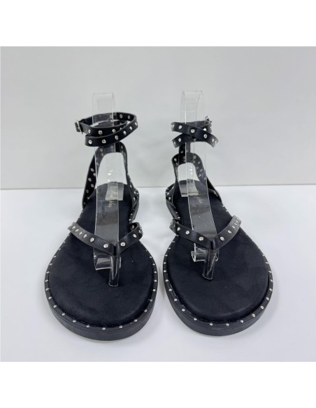 SANDALIA AMARRADA DE TACHAS NEGRO