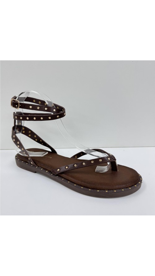 SANDALIA AMARRADA DE TACHAS MARRON