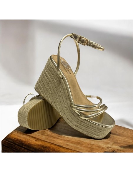 SANDALIA DE TIRAS METALIZADAS ORO