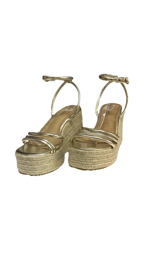 SANDALIA DE TIRAS METALIZADAS ORO