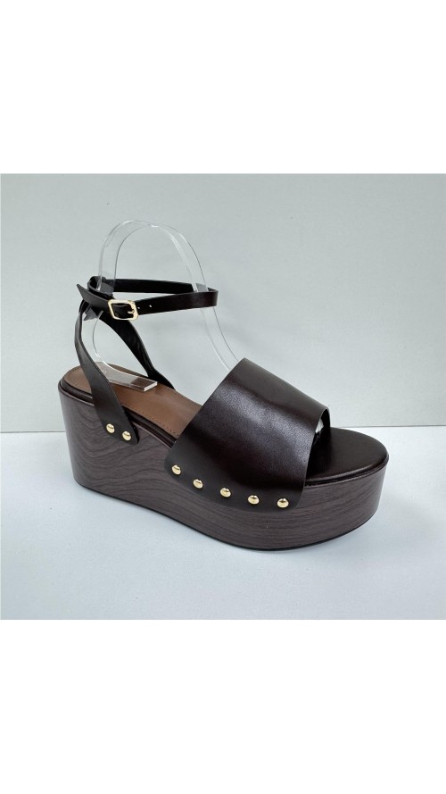 SANDALIA DE CUÑA DE MADERA MARRON