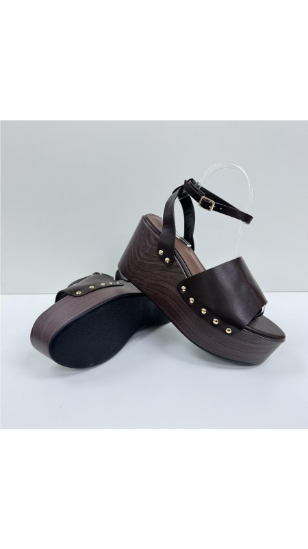 SANDALIA DE CUÑA DE MADERA MARRON 2