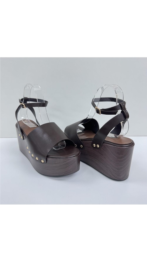 SANDALIA DE CUÑA DE MADERA MARRON