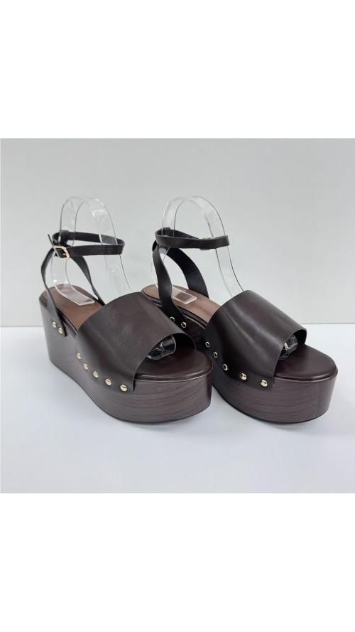 SANDALIA DE CUÑA DE MADERA MARRON