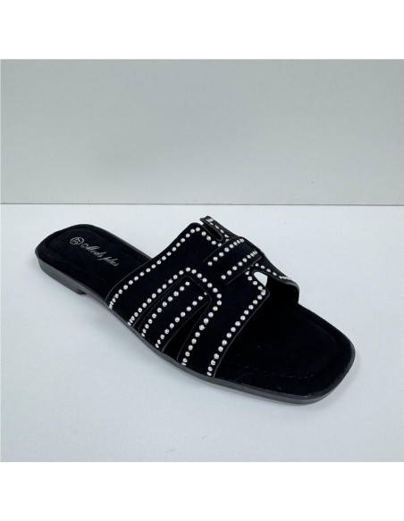 SANDALIA PLANA TACHAS NEGRO