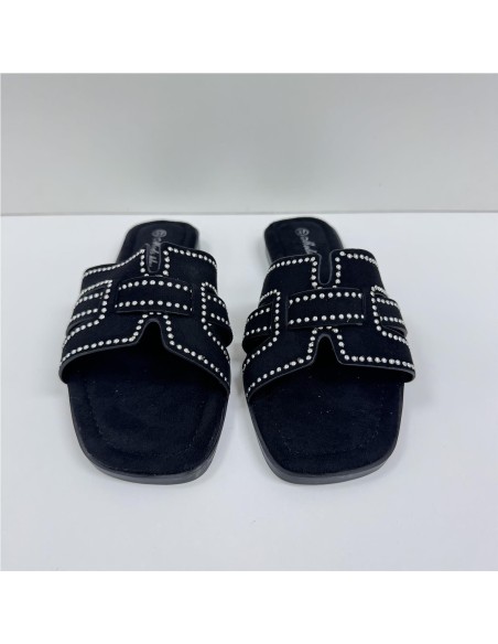 SANDALIA PLANA TACHAS NEGRO