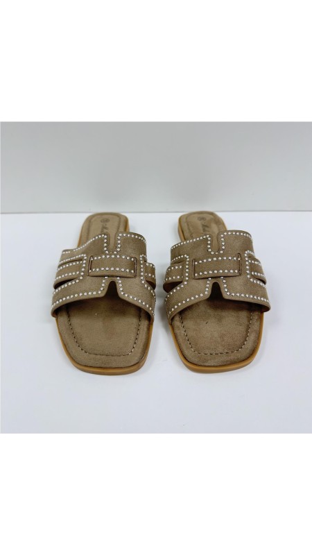 SANDALIA PLANA TACHAS TAUPE 2