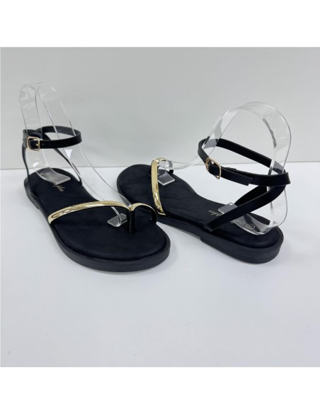 SANDALIA PLANA CON ADORNO ORO NEGRO