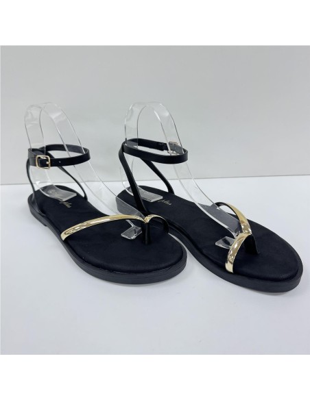 SANDALIA PLANA CON ADORNO ORO NEGRO